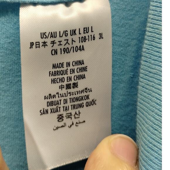 Walt Disney World Resort Unisex Large Lilo & Stitch Lounge Chair Graphic Tee - Picture 6 of 7